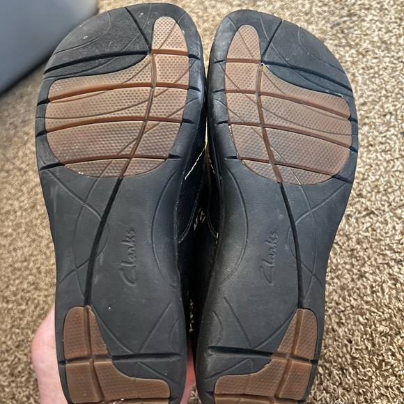 Clark’s slip on shoes - Picture 3 of 4